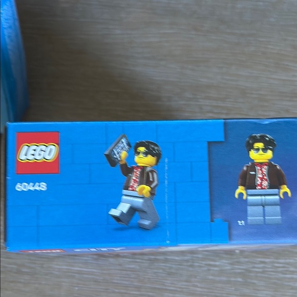 NIB LEGO Sets. 2 lot Bundle. Lego City Sports Car & Police Car Age: 5+ - Picture 8 of 8